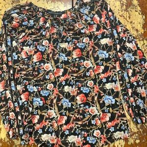 WHBM 6 black print blouse gathered/detailed sleeve